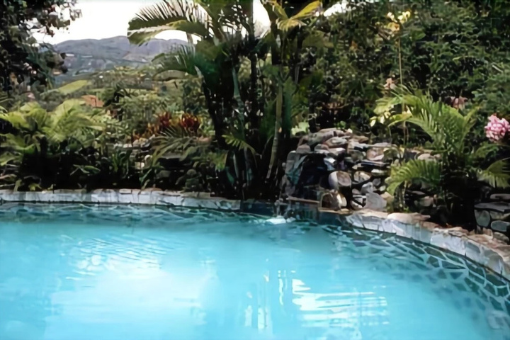 Pool 14 of 24