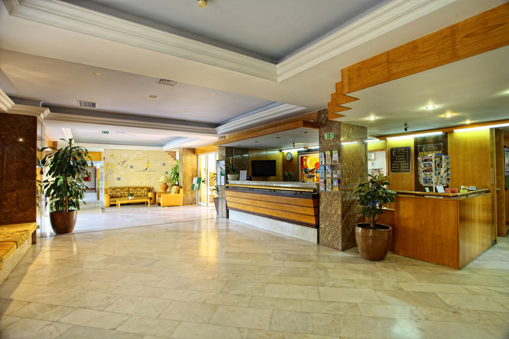 Entrance & Lobby