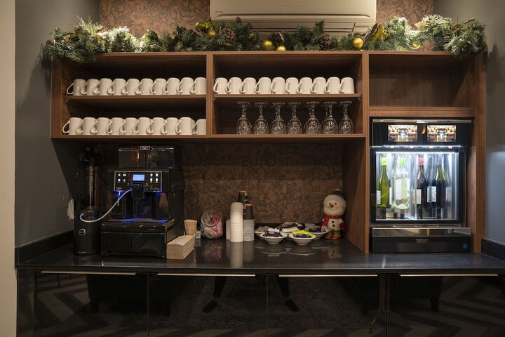 Breakfast/Coffee Service 48 of 60