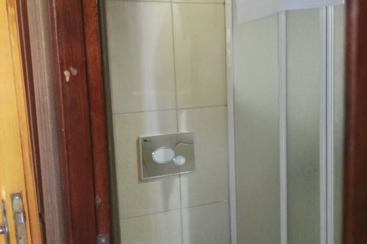 Room 34 of 47