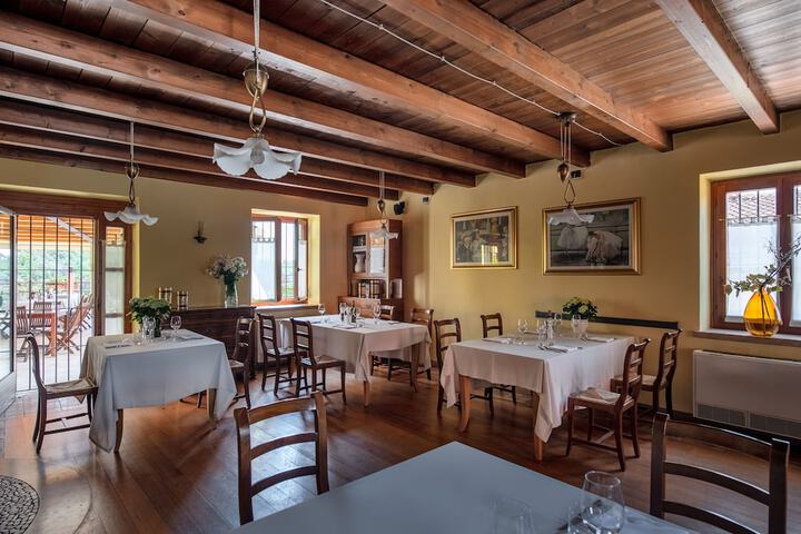 Dining 64 of 88