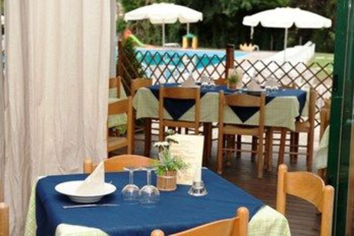 Dining Photos
