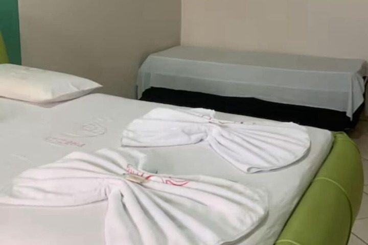 Room 4 of 13