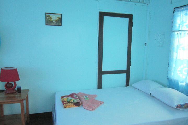Room 2 of 5
