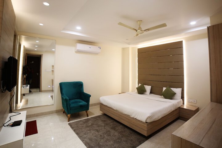Room 6 of 27