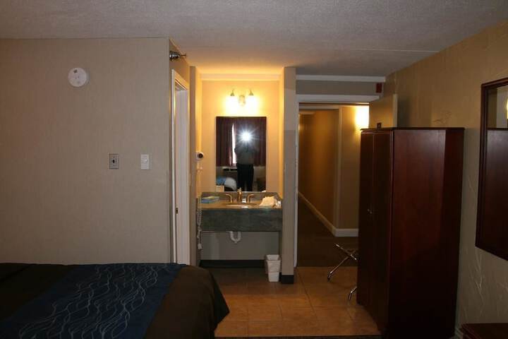 Room 9 of 15