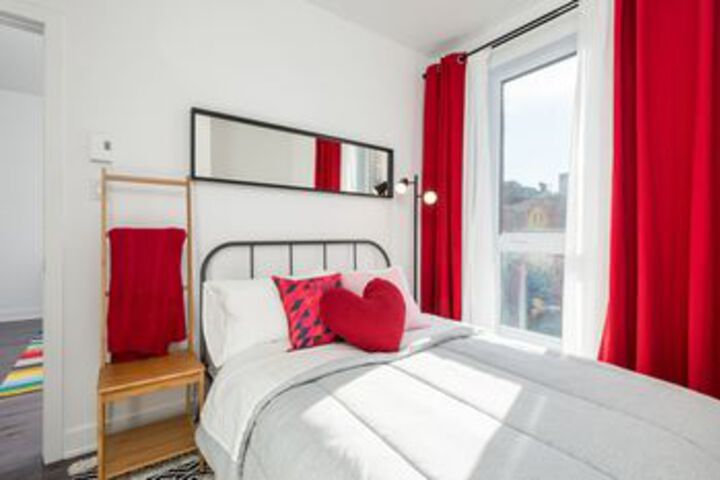 Photo of Stunning 2BR on Plateau Mont Royal