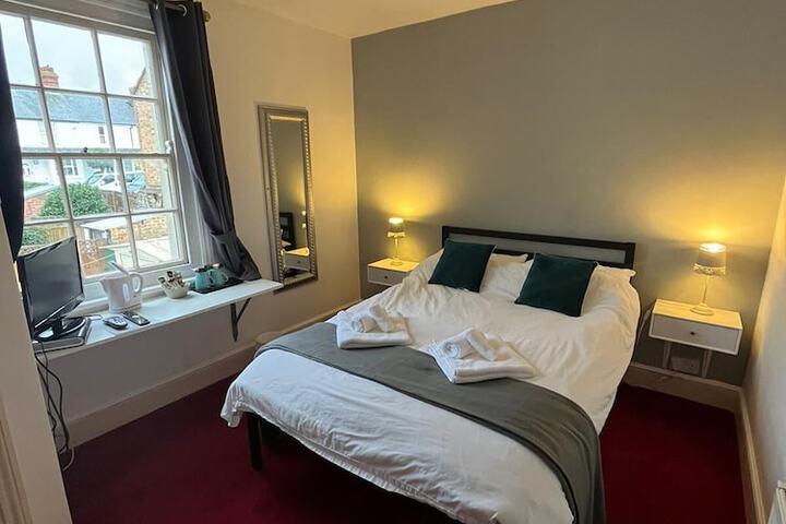 Room 9 of 37