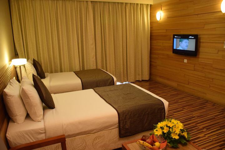 Room 10 of 40