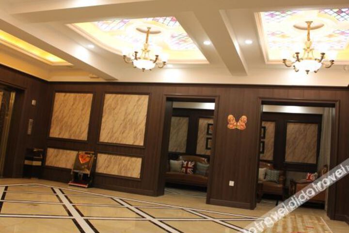 Hotel Interior 8 of 27