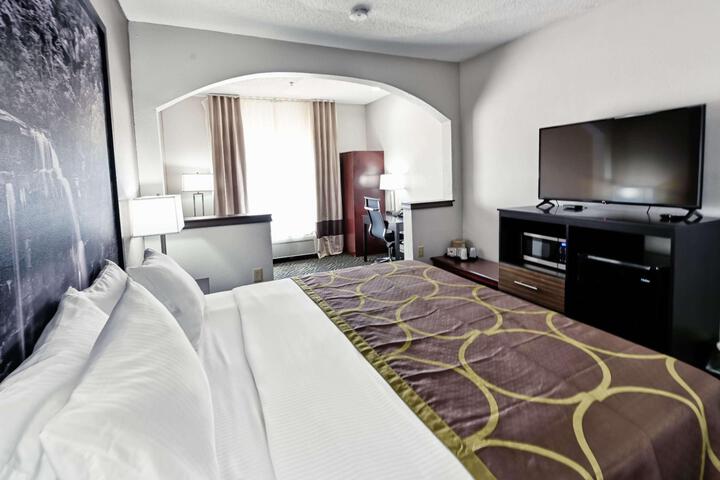 1 King Bed Deluxe Room (9 of 10)