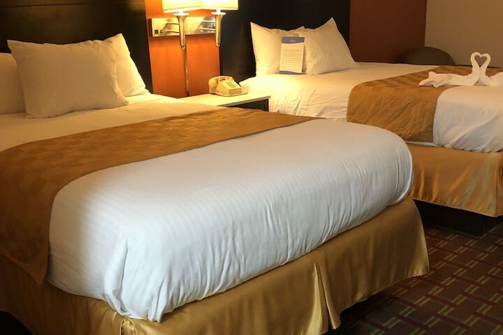 2 Double Beds (3 of 10)