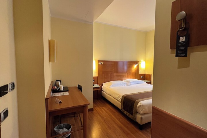 Room 107 of 233