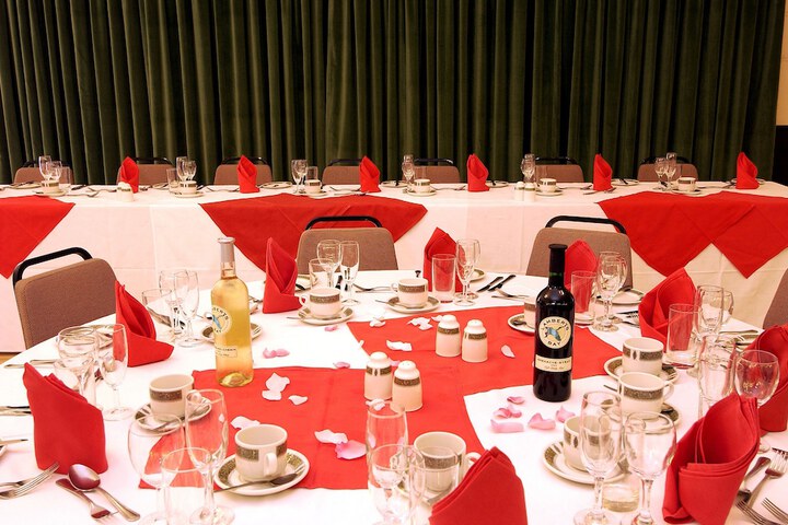 Ballroom/Hall 33 of 36