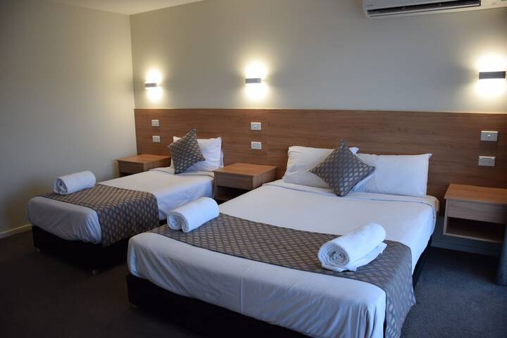 Room 2 of 17