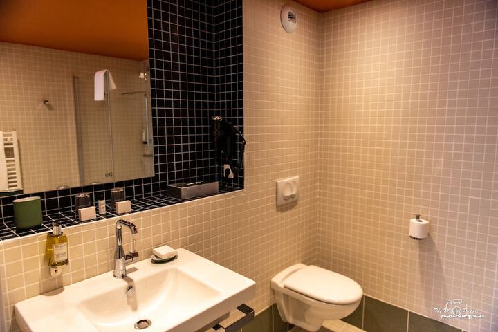 Room 20 of 32