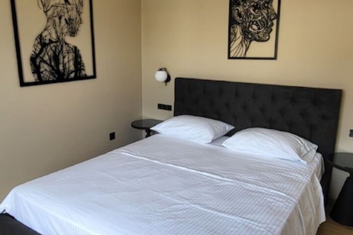 Room 17 of 43