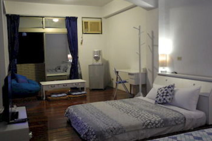 Room 6 of 43