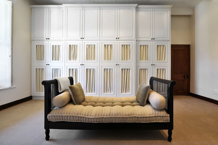Room 4 of 76