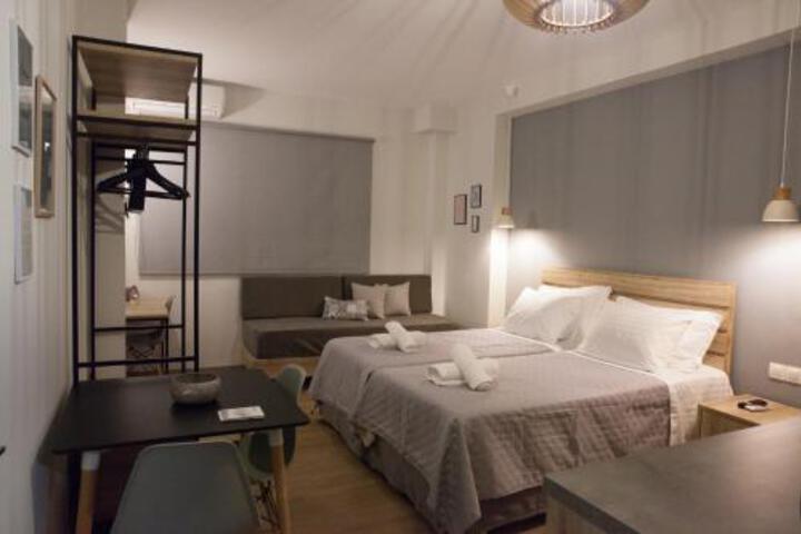 Room 1 of 3