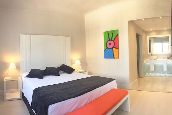 Room 5 of 73
