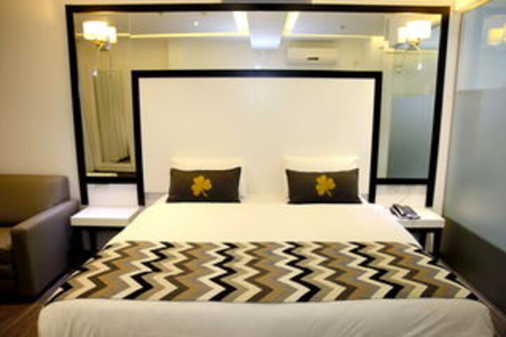Room 27 of 46