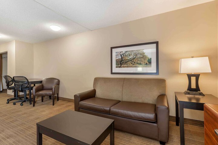 1 Double Bed Hearing Accessible Kitchen (2 of 5)