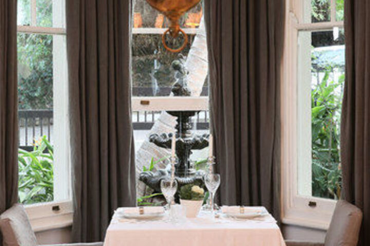 Dining 8 of 24