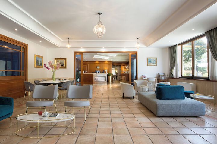 Guest Lobby