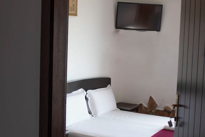 Room 14 of 51