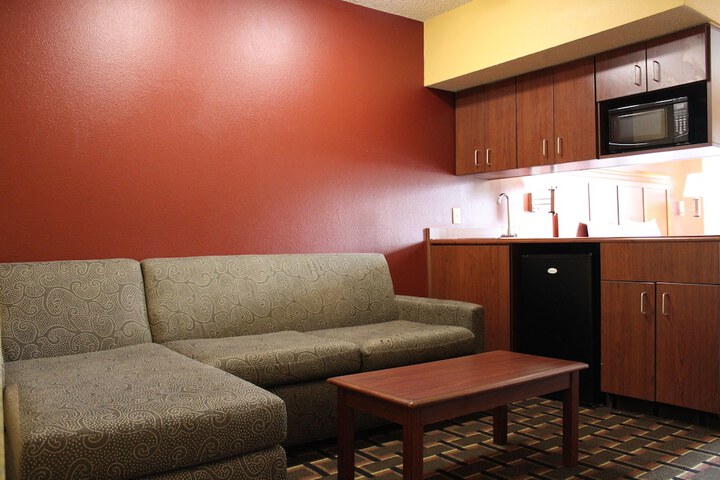 Suite King Bed Sofa (7 of 8)