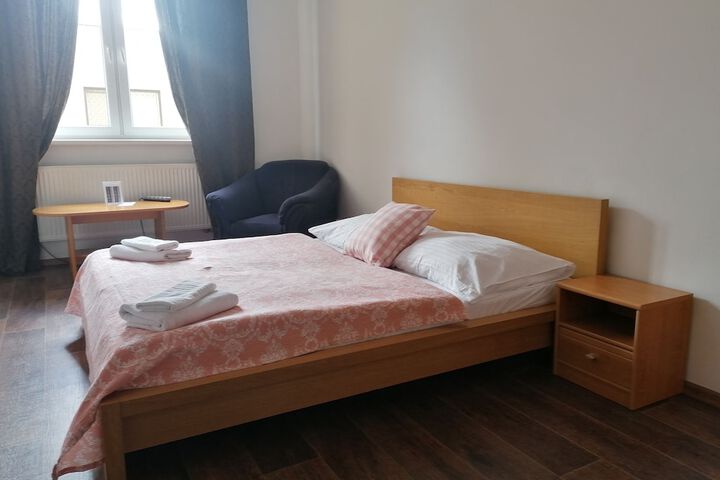 Room 21 of 106