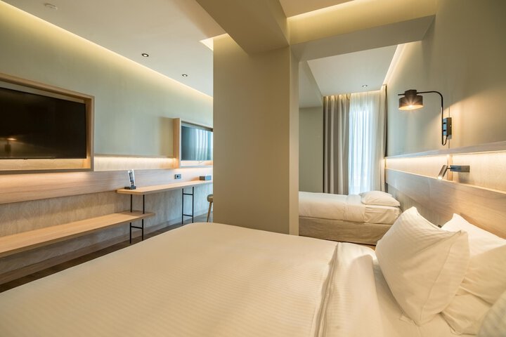 Room 119 of 328