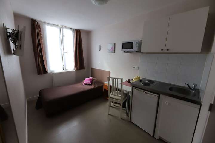 Room 14 of 27