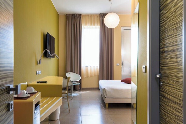 Room 14 of 153