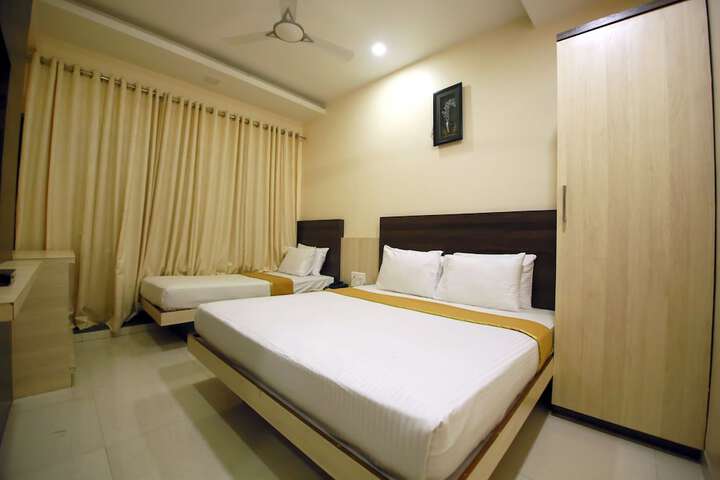Room 25 of 33