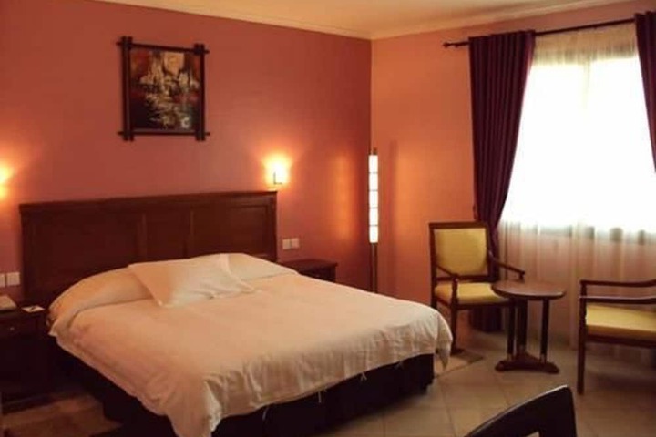 Room 10 of 22