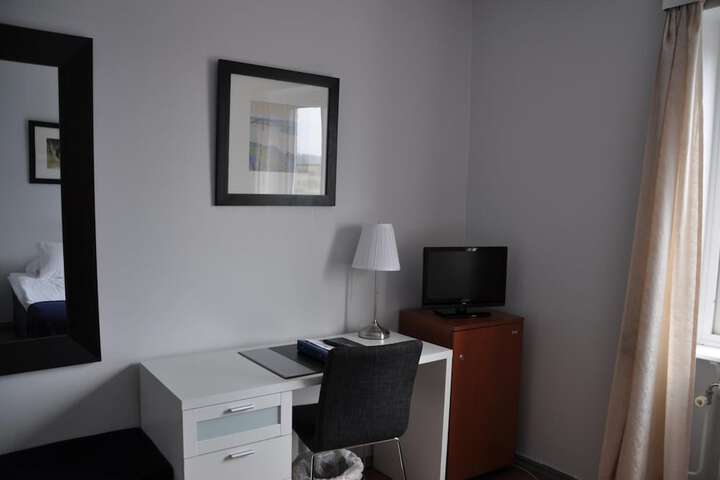 Room 18 of 38