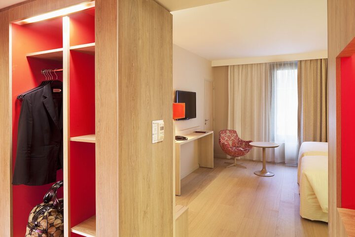 Room 18 of 45