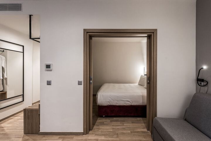 Room 26 of 74