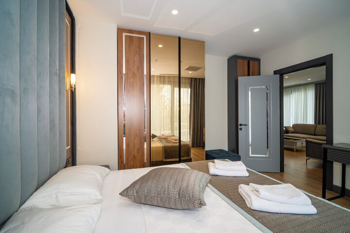 Room 4 of 92