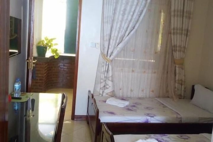 Room 10 of 46