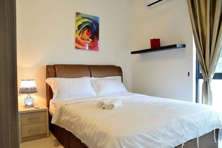 Room 4 of 96