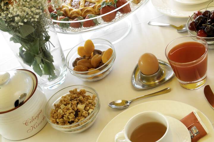 Breakfast/Coffee Service 103 of 123