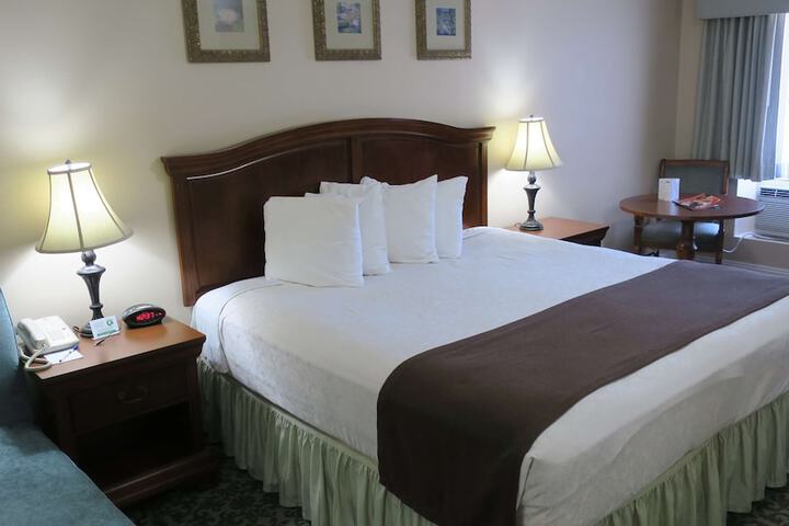 Room 13 of 32