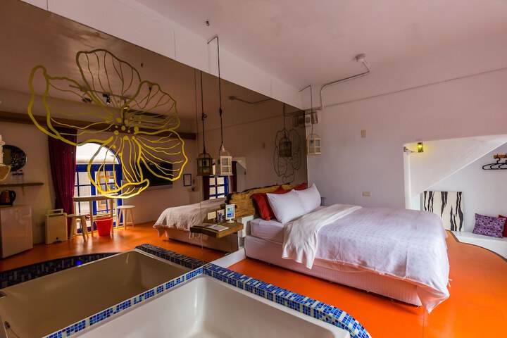 Room 5 of 75