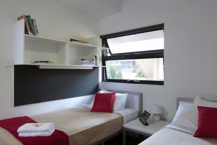 Room 3 of 35