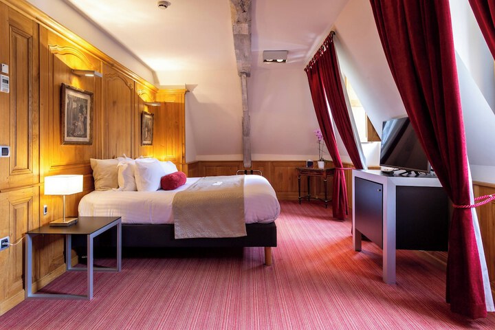 Room 27 of 145