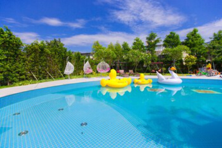 Pool 74 of 122