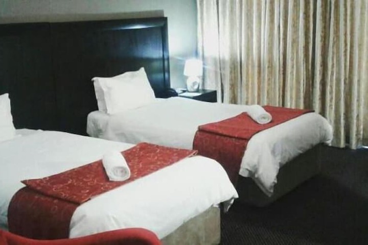 Room 6 of 48